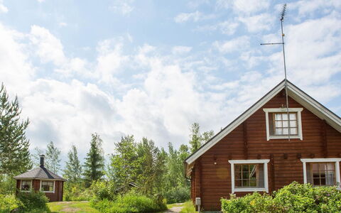 Ranta-Lemettilä: Casa, Villetta, Tetto, Estate, Shade, Agriturismo, Prato, Landscaping, Giardino, Cortile