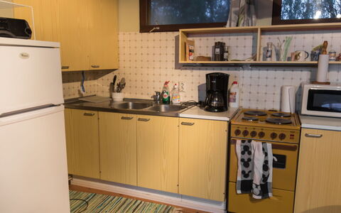Vattomäki: Elettrodomestico Da Cucina, Cucina, Apparecchio Major, Controsoffitto, Cucina Stufa, Legna, Mobilia, Pavimentazione, Lavandino Della Cucina, Interior Design