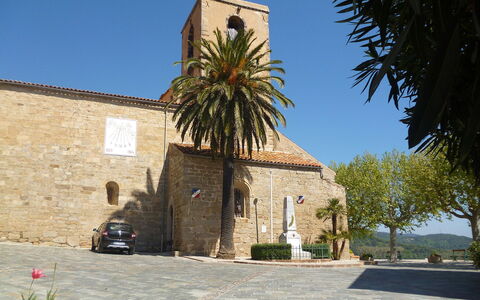 Maury: Costruzione, Albero, Chiesa, Luogo Di Culto, Architettura, Cittadina, Convento, Cappella