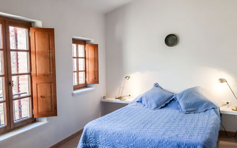 Maury: Camera Da Letto, Letto, Camera, Mobilia, Proprietà, Lenzuolo, Telaio Del Letto, Pavimento, Parete, Interior Design