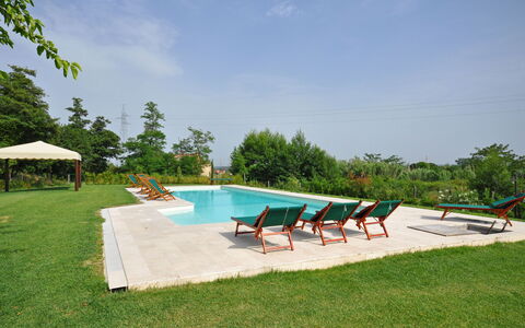 Villa Marginone: Piscina, Proprietà, Immobiliare, Casa, Tempo Libero, Vacanza, Ricorrere, Lotto, Costruzione, Lettino