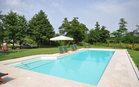 Villa Marginone: Piscina, Proprietà, Tempo Libero, Immobiliare, Vacanza, Casa, Costruzione, Ricorrere, Erba, Architettura