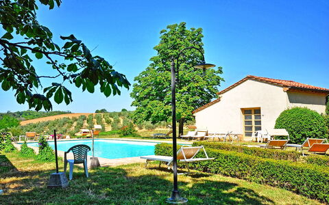 Vittoriana: Proprietà, Casa, Immobiliare, Verde, Casa, Paesaggio Naturale, Albero, Costruzione, Estate, Cielo