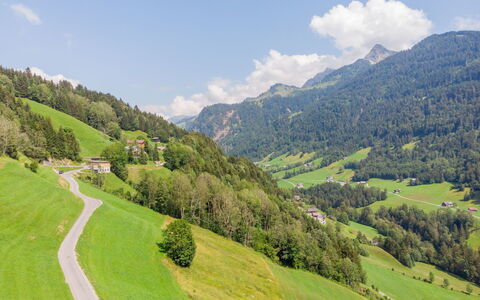 Elsa: Nube, Montagna, Pianta, Cielo, Ecoregione, Verde, Paesaggio Naturale, Natura, Ambiente Naturale, Albero