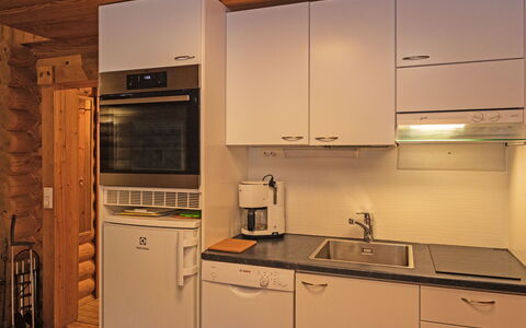 Varilan Lomamajat Nr2: Cucina, Elettrodomestico Da Cucina, Apparecchio Major, Controsoffitto, Legna, Pavimentazione, Cabinetry, Interior Design, Elettrodomestico, Pavimento