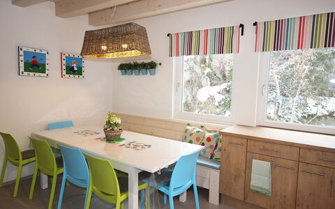 Am Arlberg: Camera, Mobilia, Sala Da Pranzo, Interior Design, Proprietà, Tavolo, Turchese, Costruzione, Soffitto, Casa