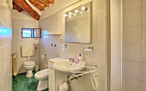 Tenuta: Bagno, Camera, Proprietà, Interior Design, Costruzione, Immobiliare, Casa, Lavello, Architettura, Mobilia
