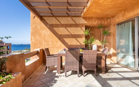 Duplex Bencomo: Pianta, Proprietà, Costruzione, Tavolo, Legna, Shade, Vaso Di Fiori, Architettura, Interior Design, Finestra
