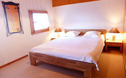 Villars 996: Camera Da Letto, Letto, Mobilia, Camera, Proprietà, Telaio Del Letto, Lenzuolo, Materasso, Bedding, Interior Design