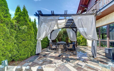 Zameczek Falsztyn: Mobili Da Esterno, Shade, Mobilia, Giardino, Sedia, Backyard, Eco Hotel, Ricorrere, Landscaping, Terrazza