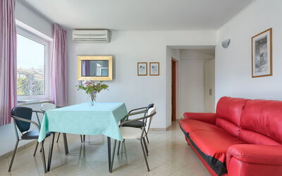 Nika 109.1: Camera, Mobilia, Soggiorno, Proprietà, Interior Design, Costruzione, Tavolo, Pavimento, Casa, Immobiliare