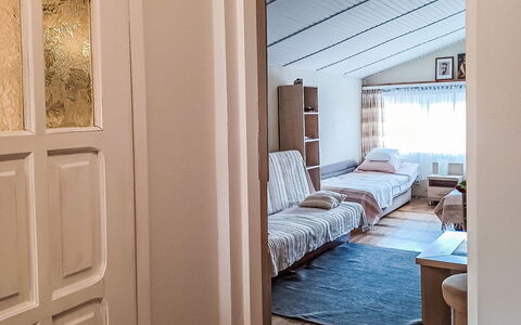 Bursztynowa: Mobilia, Interior Design, Pavimento, Pavimentazione, Legna, Soffitto, Camera, Tessile, Letto, Camera Da Letto