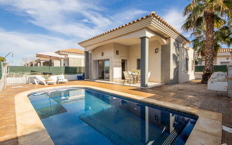 Gaviota 6: Cielo, Nube, Proprietà, Acqua, Piscina, Azzurro, Pianta, Costruzione, Albero, Shade