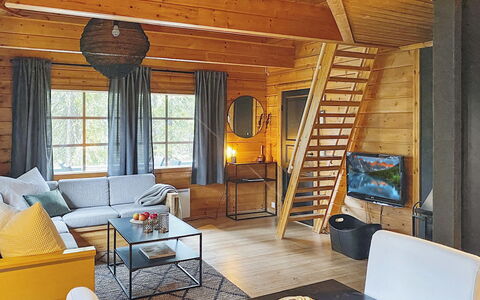 Uolevintie 39B: Legna, Mobilia, Pavimentazione, Interior Design, Pavimento, Divano, Soggiorno, Soffitto, Camera, Pavimento In Legno