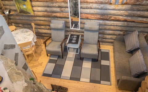 Saukkokumpu 3: Mobilia, Pavimentazione, Legna, Interior Design, Pavimento, Soggiorno, Sedia, Pavimento In Legno, Camera, Divano