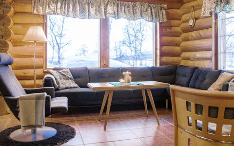 Kilpis-Arkki: Mobilia, Pavimentazione, Interior Design, Legna, Pavimento, Soggiorno, Divano, Pavimento In Legno, Tavolo, Camera