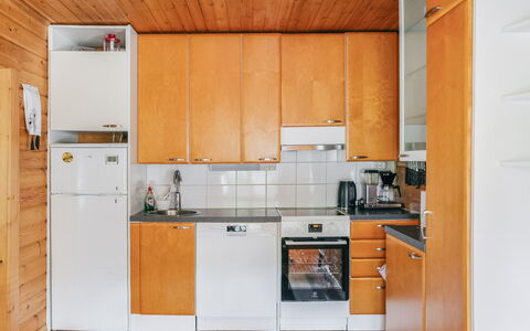 Levinstone: Elettrodomestico Da Cucina, Cucina, Apparecchio Major, Controsoffitto, Pavimentazione, Legna, Cabinetry, Pavimento, Frigorifero, Lavandino Della Cucina