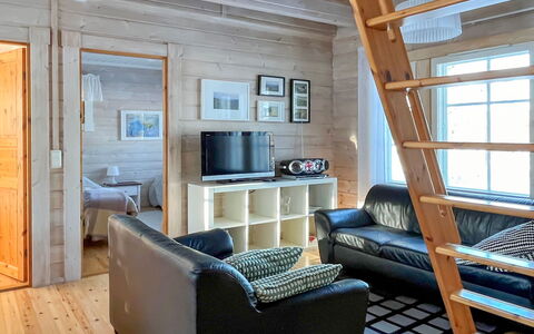 Lonnakko: Legna, Pavimentazione, Pavimento, Interior Design, Latifoglie, Soffitto, Pavimento In Legno, Camera, Plank, Color Legno