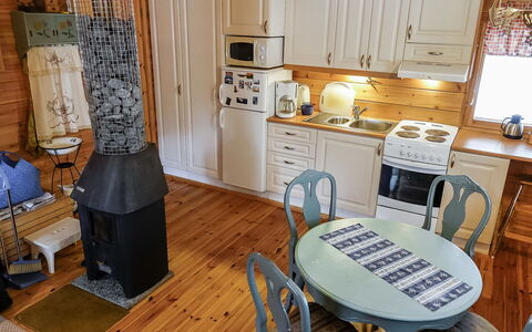 Eemeli: Mobilia, Pavimentazione, Legna, Interior Design, Pavimento, Elettrodomestico Da Cucina, Cucina, Pavimento In Legno, Camera, Illuminazione
