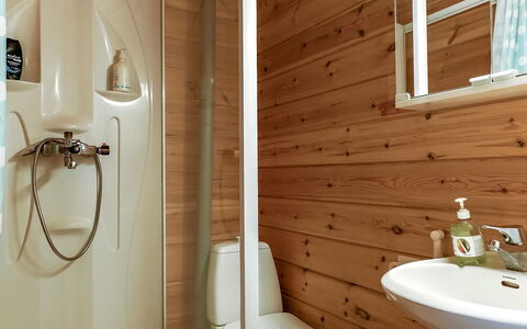 Eemeli: Legna, Pavimentazione, Idraulico Fixture, Bagno, Interior Design, Pavimento, Lavandino Del Bagno, Gabinetto, Toilet Seat, Idraulico