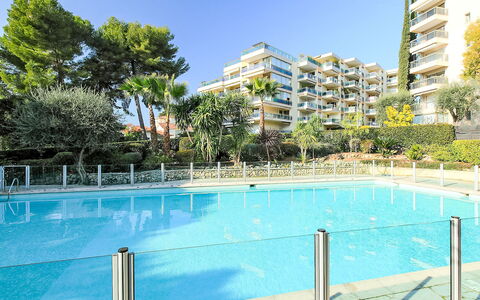 Le Floriana: Mobilia, Sedia, Tavolo, Mobili Da Esterno, Tavolo Esterno, Portico, Cucina & Sala Da Pranzo Tavolo, Balcone, Deck, Shade