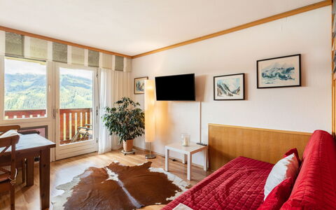 Mühlbach am Hochkönig 250: Mobilia, Cornice, Finestra, Pianta, Tavolo, Comfort, Legna, Pianta Della Casa, Interior Design, Costruzione