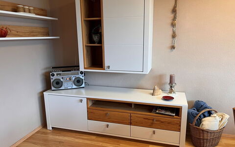Mühlbach am Hochkönig 250: Cabinetry, Mobilia, Controsoffitto, Proprietà, Specchio, Costruzione, Legna, Cucina, Cassetto, Interior Design