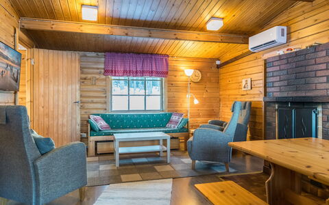 Aittoniemi i: Legna, Raccordo, Villetta, Casa, Casa, Plank, Edifici Giardino, Log Cabin, Latifoglie, Portico
