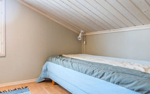 Rukan Taikavuosseli 12 a: Legna, Pavimento, Camera Da Letto, Pavimentazione, Interior Design, Soffitto, Letto, Biancheria, Bedding, Illuminazione