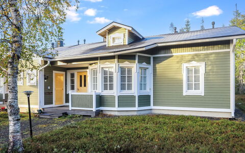 Rukan Taikavuosselin Helmi 8 a: Costruzione, Finestra, Casa, Legna, Casa, Raccordo, Tetto, Architettura, Facciata, Villetta