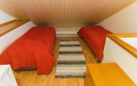 Tahko Ski Koivulantie: Pavimentazione, Pavimento, Legna, Interior Design, Soffitto, Camera, Camera Da Letto, Letto, Mobilia, Attico