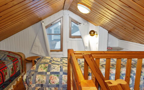 Tahkon Nipashonka 2 a: Legna, Villetta, Color Legno, Latifoglie, Log Cabin, Plank, Soffitto, Materiali Naturali, Legname, Edifici Giardino