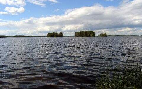 Puolukka: Cielo, Blu, Risorse Idriche, Nube, Acqua, Corpo D'Acqua, Waterway, Orizzonte, Cumulo, Alveo