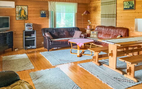 Majavanpesä: Legna, Mobilia, Pavimentazione, Interior Design, Soffitto, Pavimento, Camera, Divano, Casa, Soggiorno