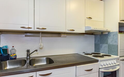Iltarusko: Cucina, Elettrodomestico Da Cucina, Controsoffitto, Apparecchio Major, Lavandino Della Cucina, Cabinetry, Legna, Lavello, Interior Design, Idraulico Fixture