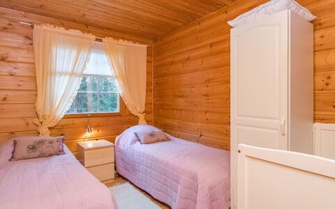 Suvituuli: Legna, Interior Design, Pavimento, Pavimentazione, Mobilia, Camera Da Letto, Camera, Letto, Pavimento In Legno, Soffitto