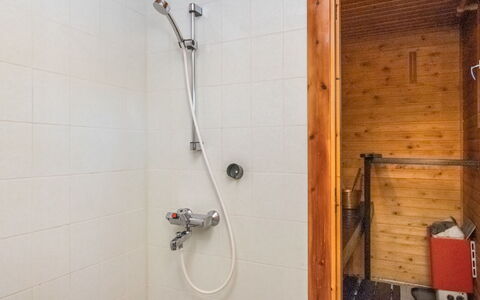 Suvituuli: Parete, Idraulico Fixture, Pavimentazione, Bagno, Pavimento, Legna, Soffione Doccia, Doccia, Idraulico, Interior Design