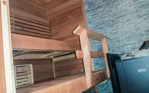7152: Letto, Mobilia, Camera Da Letto, Interior Design, Bedding, Lenzuolo, Pavimentazione, Legna, Pavimento, Camera