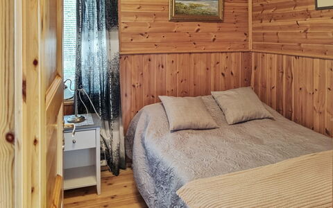 Minervahovi: Legna, Camera Da Letto, Pavimento, Letto, Pavimentazione, Interior Design, Lenzuolo, Mobilia, Bedding, Camera
