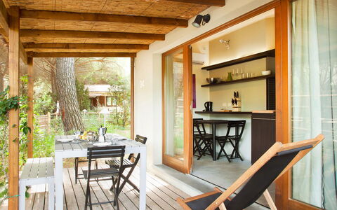 Deluxe: Proprietà, Camera, Costruzione, Mobilia, Interior Design, Casa, Immobiliare, Tavolo, Casa, Soffitto