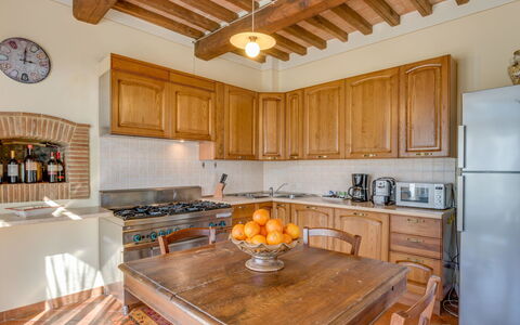 Zen: Camera, Controsoffitto, Proprietà, Mobilia, Cucina, Costruzione, Cabinetry, Soffitto, Interior Design, Immobiliare