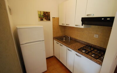 White Star 380.1: Proprietà, Camera, Cucina, Apparecchio Major, Pavimento, Mobilia, Costruzione, Casa, Controsoffitto, Immobiliare