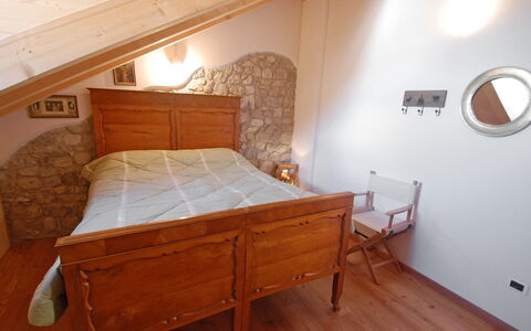 Barcis Lake 100: Camera, Letto, Mobilia, Camera Da Letto, Proprietà, Telaio Del Letto, Attico, Pavimento, Color Legno, Materasso