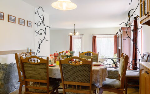 Albizia: Mobilia, Proprietà, Costruzione, Tavolo, Sedia, Decorazione, Interior Design, Legna, Pavimento, Soggiorno