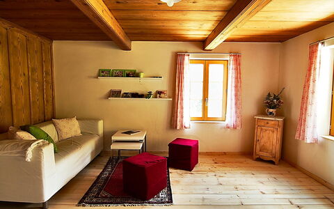 Egggraben: Soffitto, Camera, Interior Design, Costruzione, Proprietà, Mobilia, Fascio, Casa, Pavimento, Legna