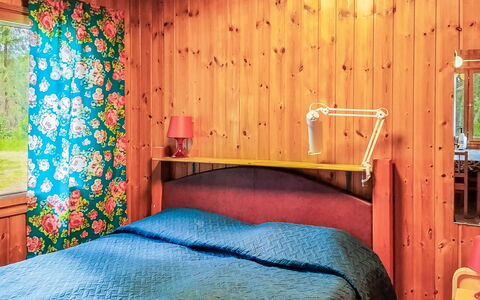 Kanerva 6: Legna, Camera Da Letto, Mobilia, Letto, Interior Design, Lenzuolo, Tessile, Bedding, Telaio Del Letto, Camera