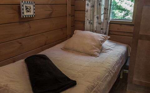 Tahkonbalju: Legna, Pavimentazione, Camera Da Letto, Pavimento, Letto, Interior Design, Mobilia, Lenzuolo, Camera, Bedding