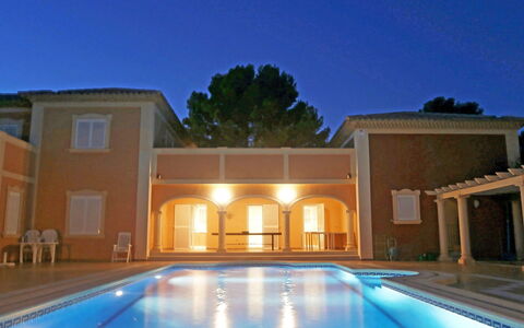 Villa Orquideas: Acqua, Cielo, Pianta, Costruzione, Proprietà, Piscina, Finestra, Albero, Interior Design, Shade