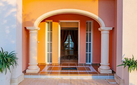 Villa Orquideas: Pianta, Proprietà, Porta, Arancia, Legna, Shade, Parete, Immobiliare, Facciata