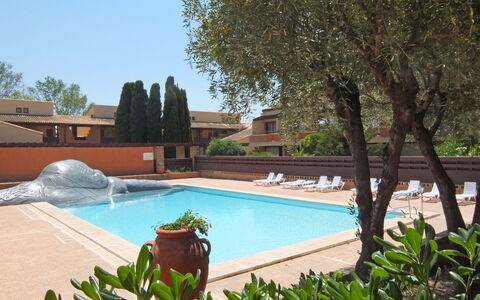 Saint Cyprien 810: Piscina, Ricorrere, Zona Residenziale, Hacienda, Shade, Eco Hotel, Estate, Giochi D'Acqua, Villa, Cortile